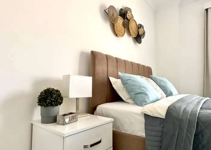 Long Beach Studio With Sea View