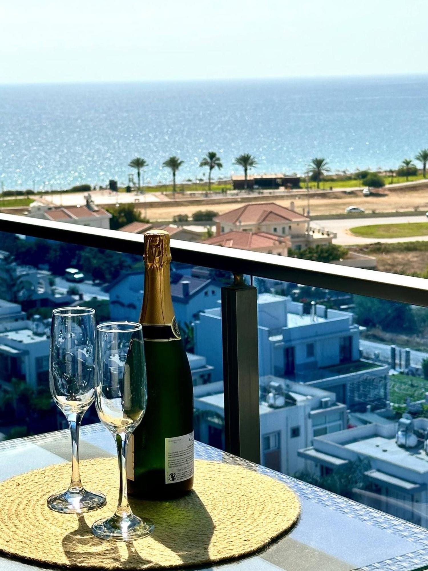 Apartment Long With Sea View